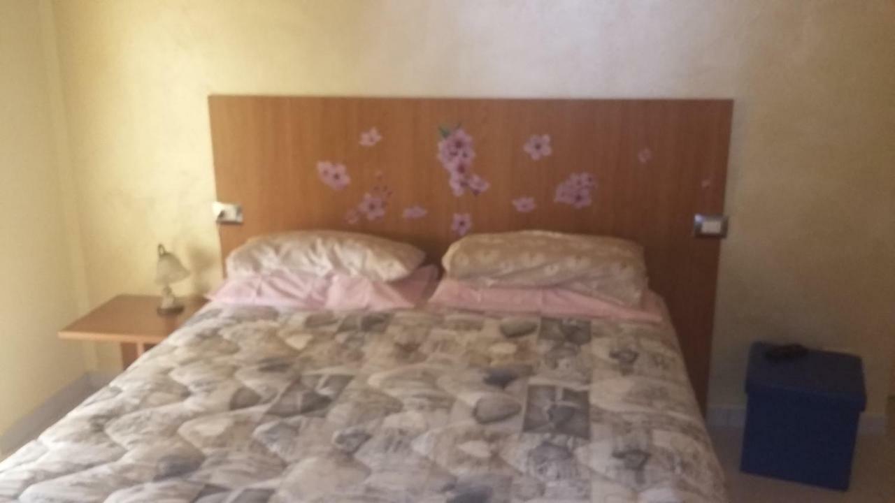 B&B Peschi In Fiore Valeggio sul Mincio Exteriör bild