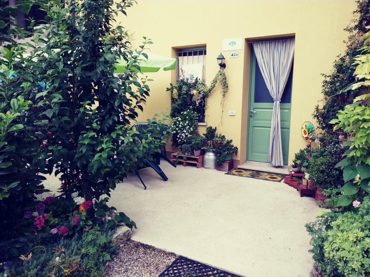 B&B Peschi In Fiore Valeggio sul Mincio Exteriör bild